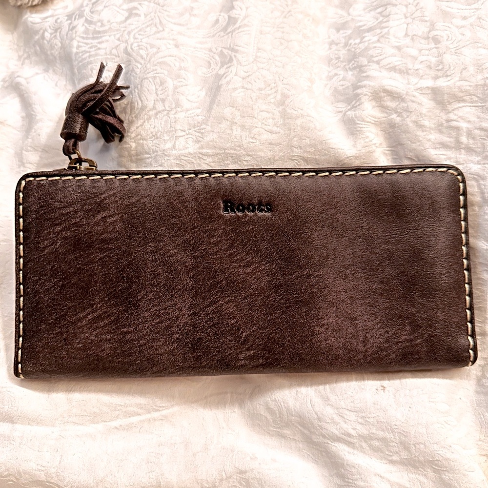 Roots Zip clutch Wallet